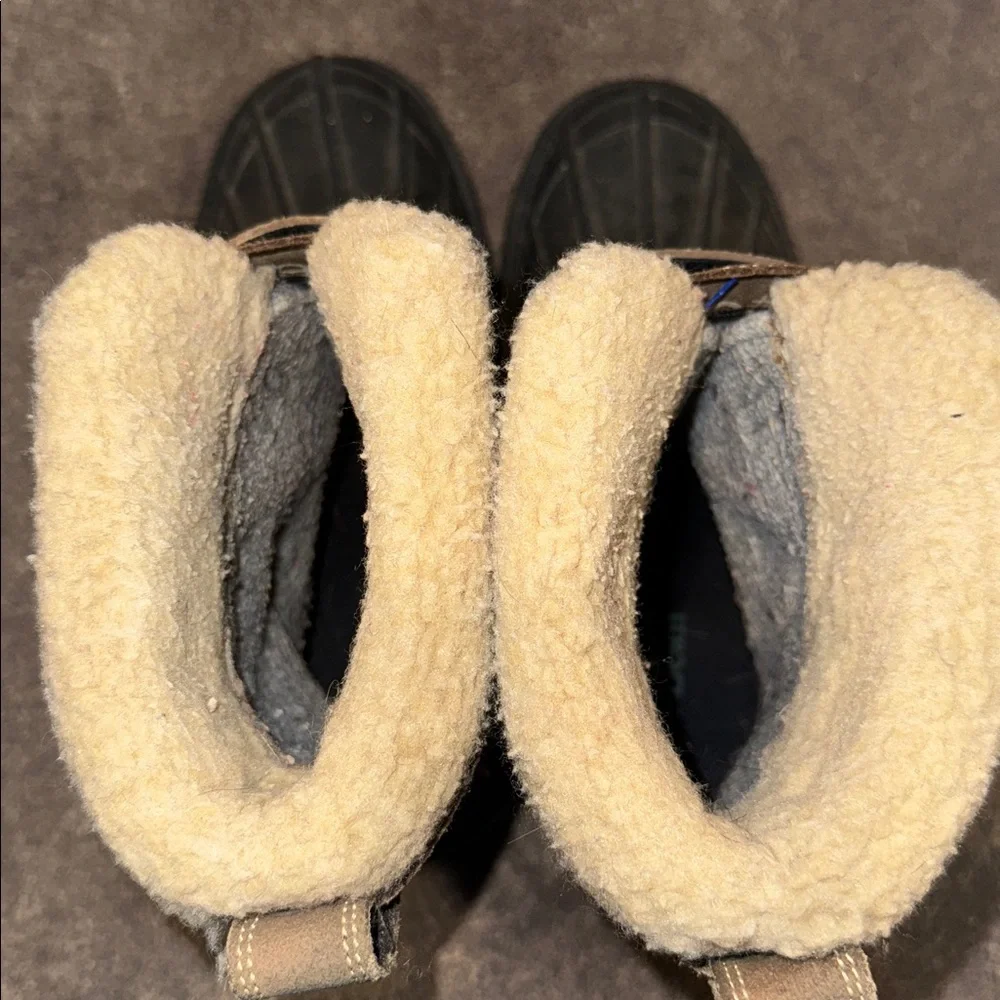 L.L. Bean Shearling Lined Duck Boots Tan Black Winter Snow Boots SIZE 9M